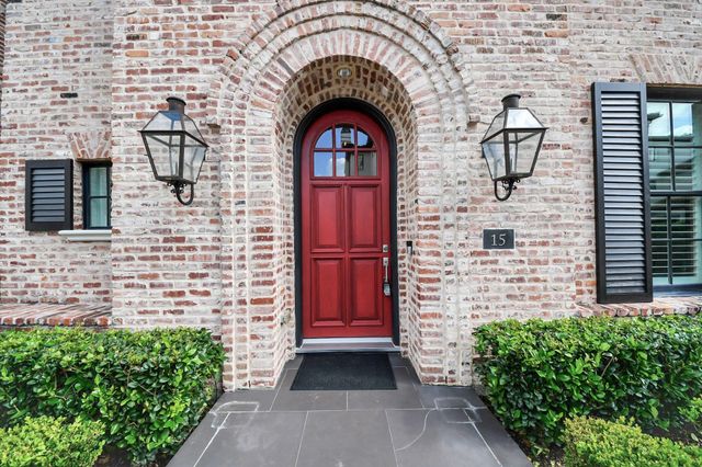  15 Southside Cir, Houston, TX 77025
