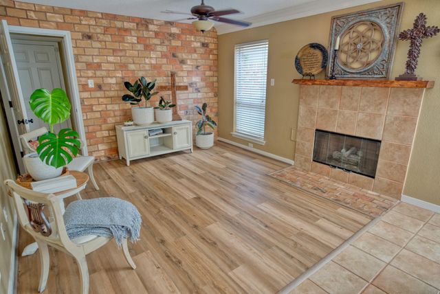 608 Prairie, Angleton, TX, 77515