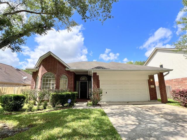  4723 Silverlake Dr, Sugar Land, TX 77479