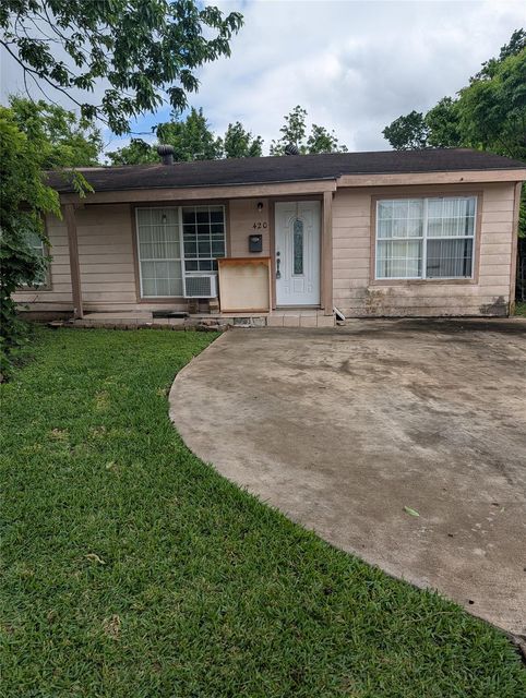 420 Azalea, Lake Jackson, TX, 77566