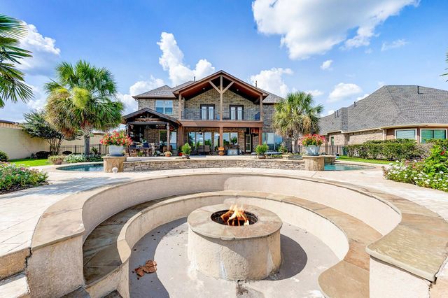  108 Waterstone Dr, Montgomery, TX 77356