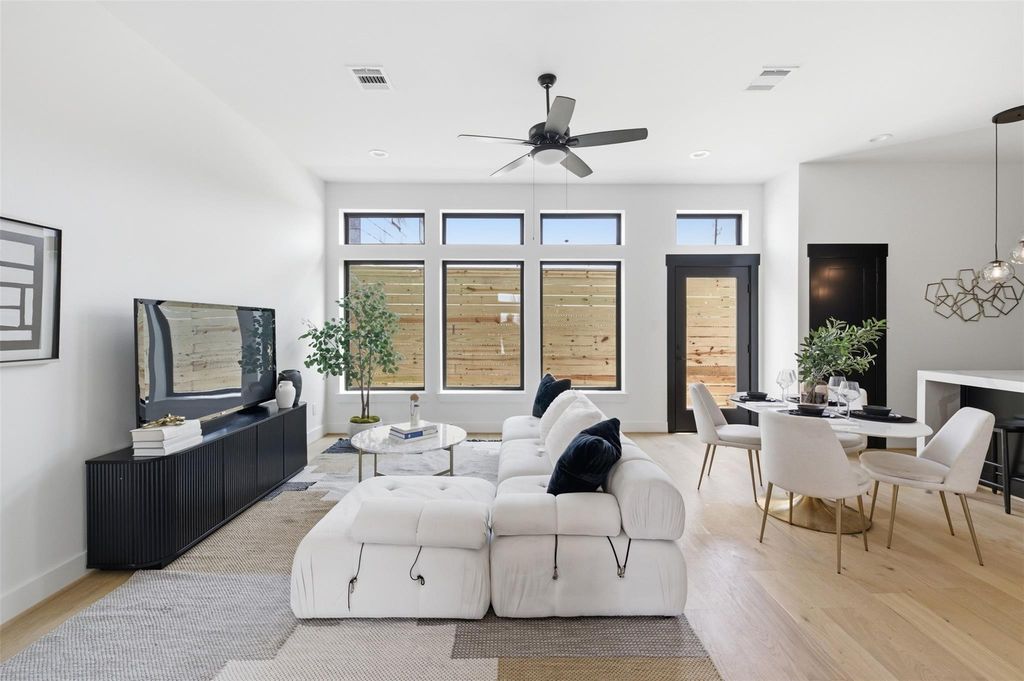 4605 Harrisburg Blvd B, Houston, TX 77011 cover photo. Doors Open Tour advertisement.