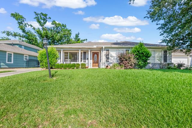 842 T C Jester, Houston, TX, 77008