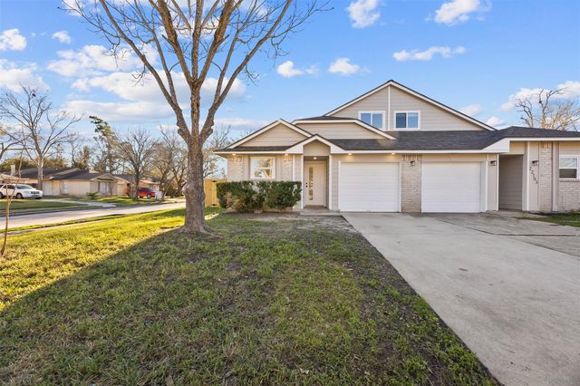  22101 Diane Dr, Spring, TX 77373