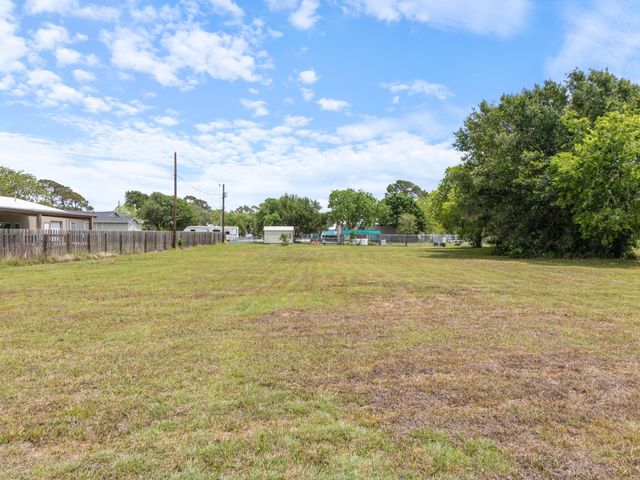 1714 Ruthven, Palacios, TX, 77465