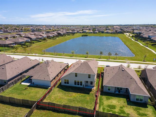 736 Scenic Lake Drive, La Marque, TX, 77568