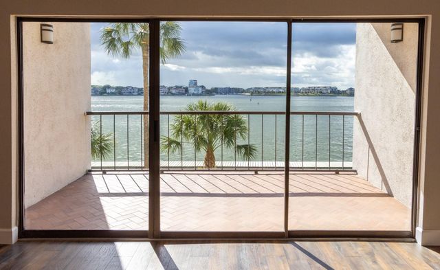 401 Lakeside, Nassau Bay, TX, 77058