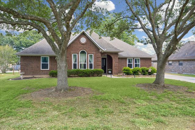 202 Larkspur, Alvin, TX, 77511