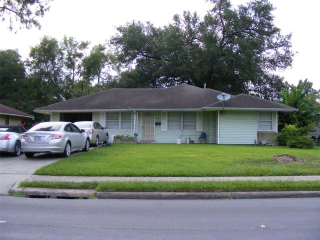 5751 Bellfort
