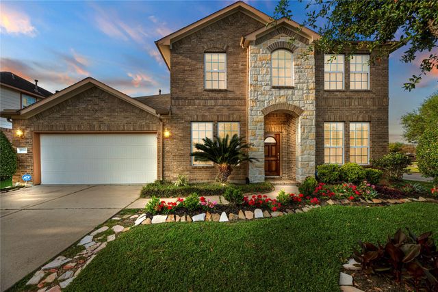  13301 Misting Falls Ln, Pearland, TX 77584