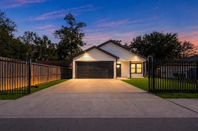 6705 Roanoke St, Houston, TX, 77028