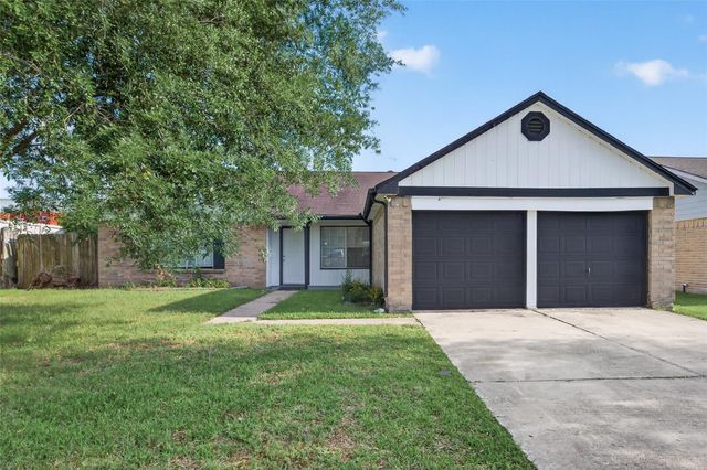  8203 Lone Quail Dr, Houston, TX 77489
