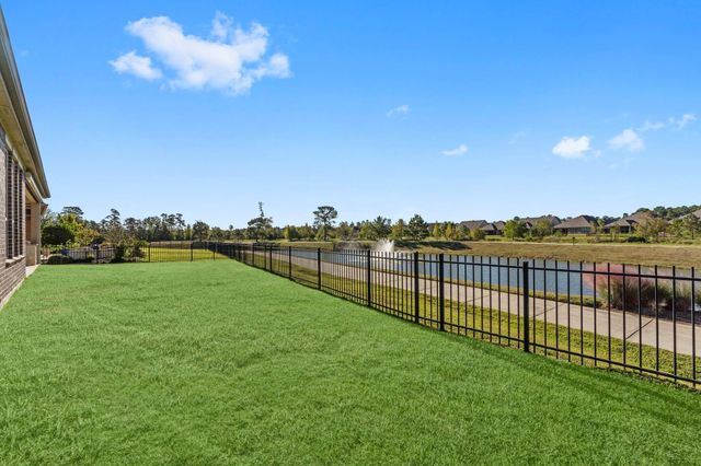  349 Kerry Bog Ln, The Woodlands, TX 77382