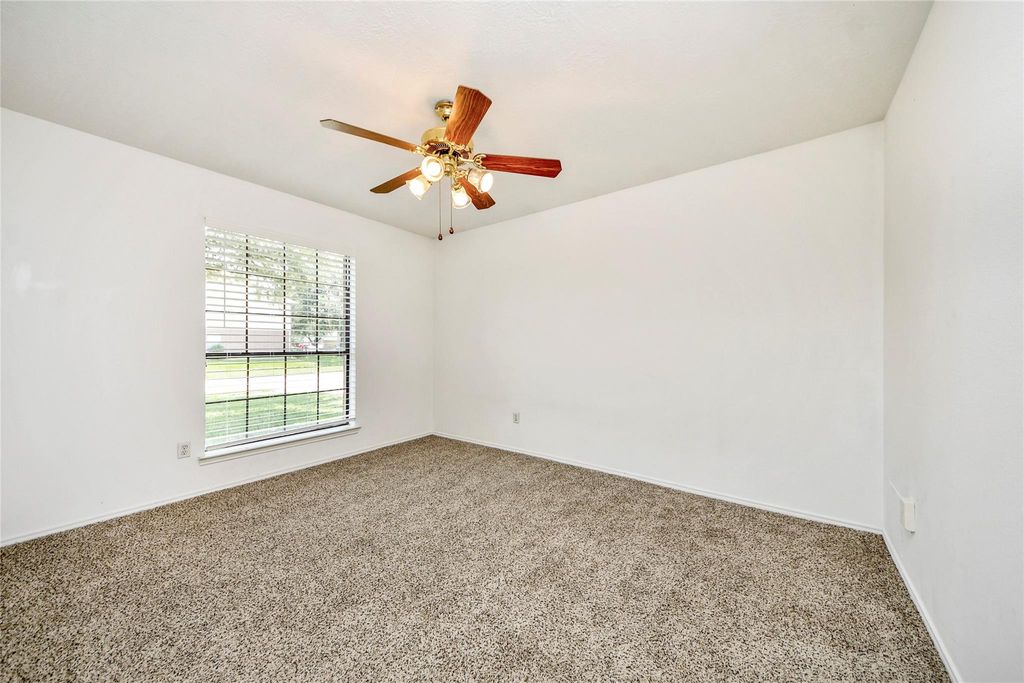16134 Coleburn Dr photo 9