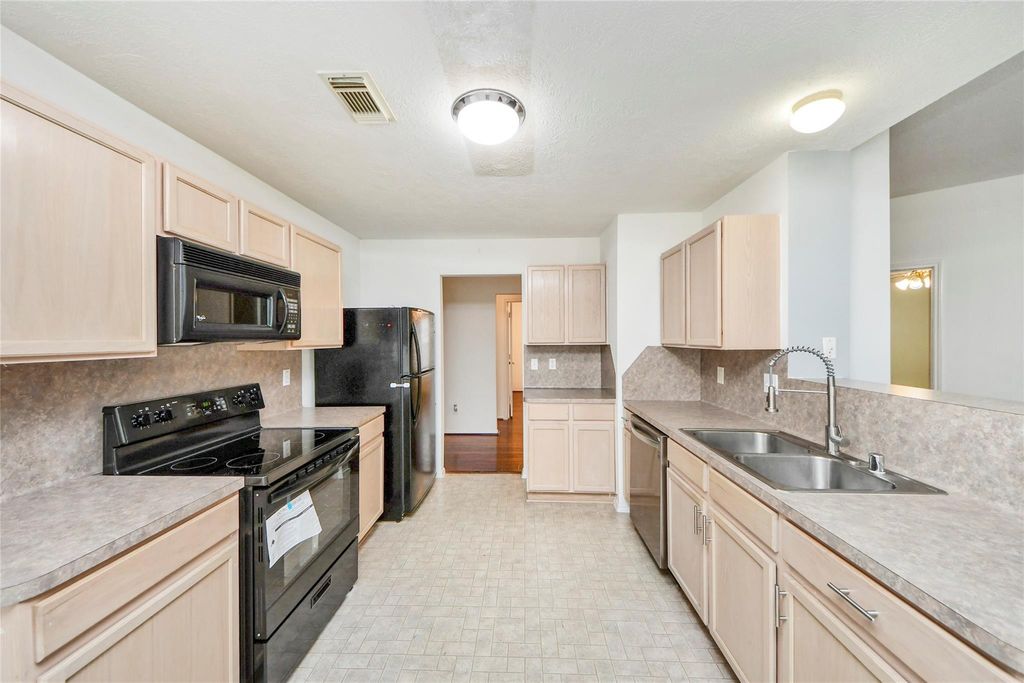 16134 Coleburn Dr photo 18