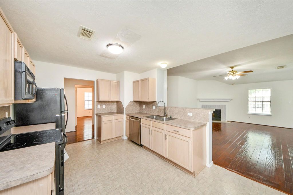 16134 Coleburn Dr photo 19