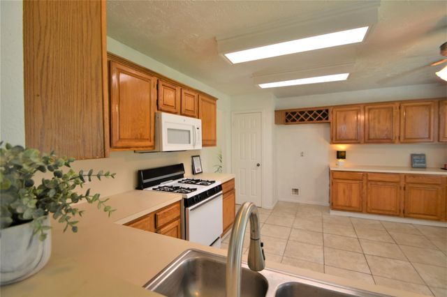 12410 MEADOW BRIAR, Stafford, TX, 77477