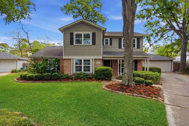  8307 Creekstone Cir, Houston, TX 77055
