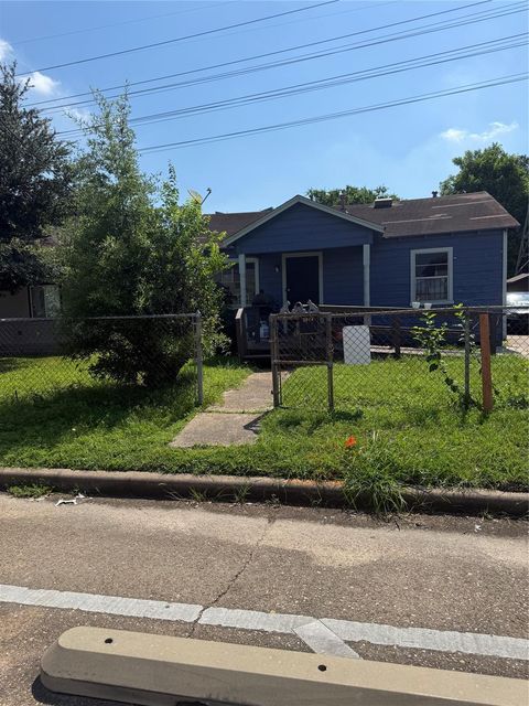 3814 Hardy, Houston, TX, 77009