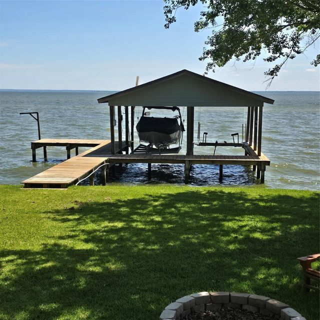 275 Sam Houston, Point Blank, TX, 77364