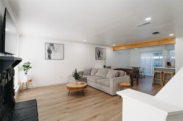 6001 Reims, Houston, TX, 77036