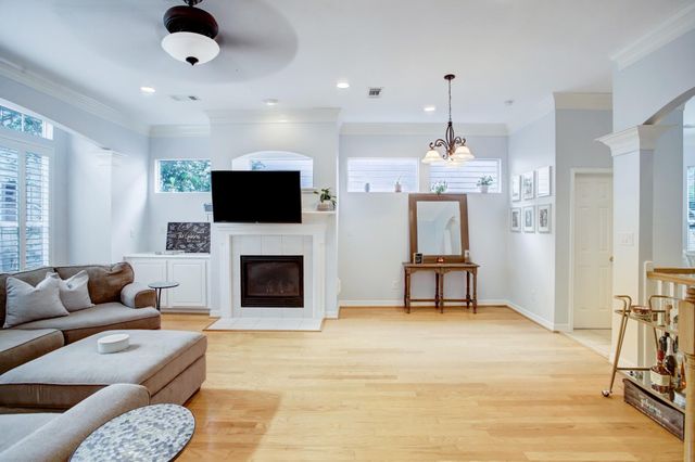 5312 Blossom St, Houston, TX, 77007