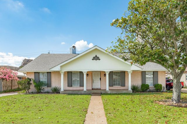  47 Adler Cir, Galveston, TX 77551