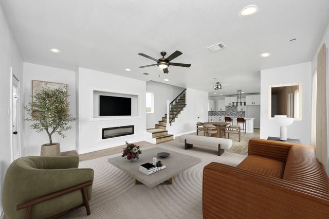  953 Ringold St, Houston, TX 77088
