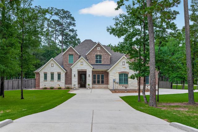  12011 Oak Crest Ct, Conroe, TX 77385