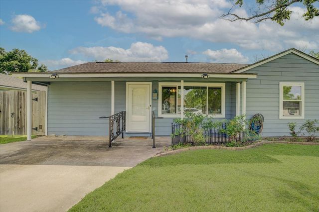 413 Farrer, Angleton, TX, 77515