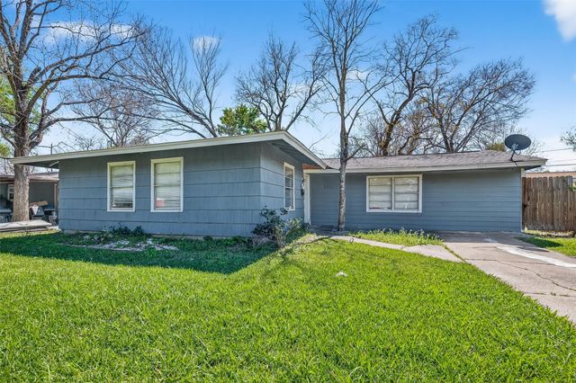 6022 Lyndhurst