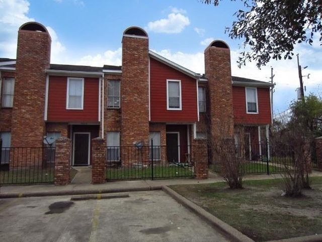  7718 W Gulf Bank Rd, Houston, TX 77040