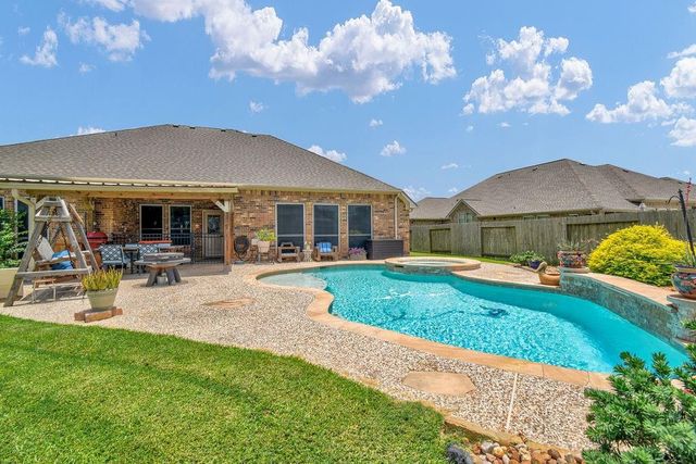  1283 Laurel Ln, Angleton, TX 77515