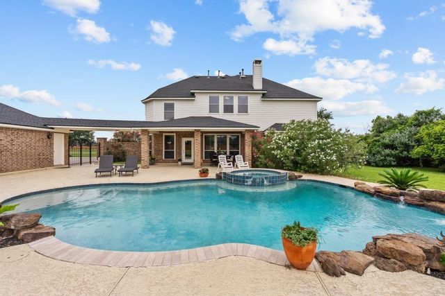  3870 Summer Manor Dr, League City, TX 77573
