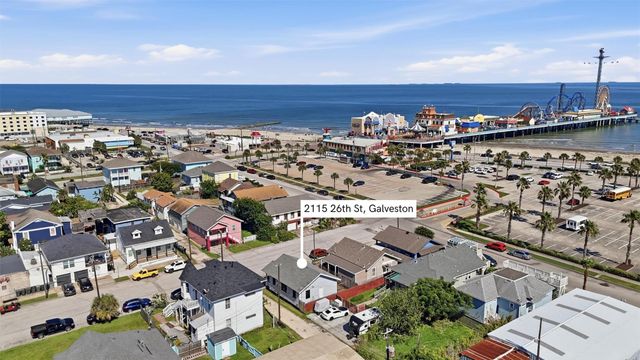  2115 26th St, Galveston, TX 77550