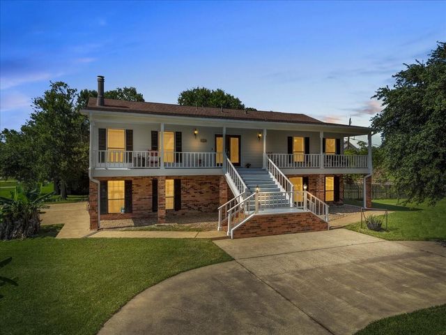  518 Seagrove St, La Porte, TX 77571