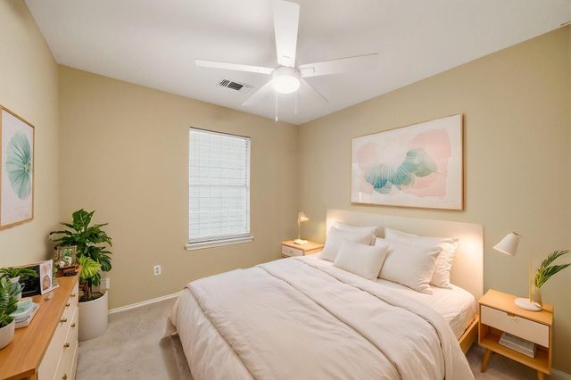  305 Peach St, Tomball, TX 77375