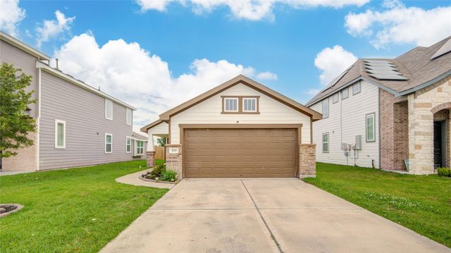 219 Lisa Marie, Angleton, TX, 77515