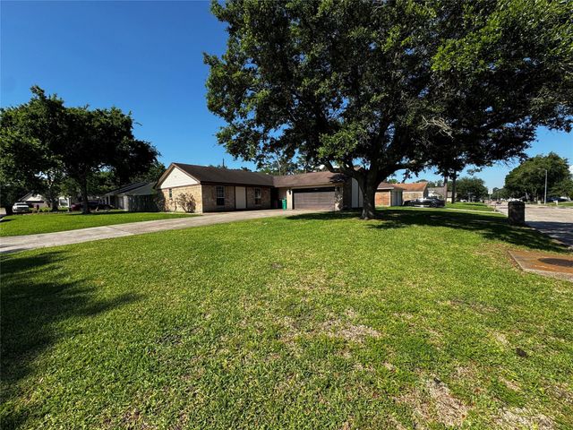 9914 El Chaco, Baytown, TX, 77521