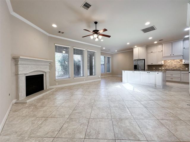  23 Jonquil Pl, Tomball, TX 77375