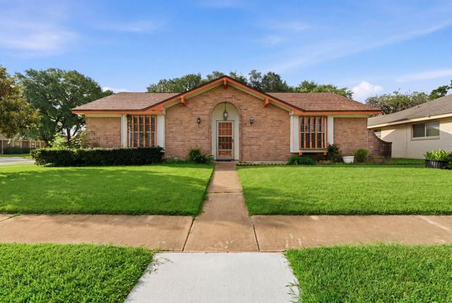 303 Forest, Houston, TX, 77090