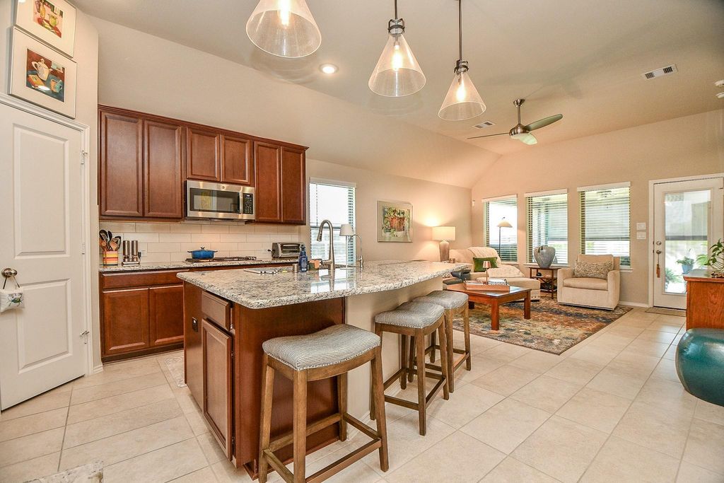 20403 Windcrest Colony Trl