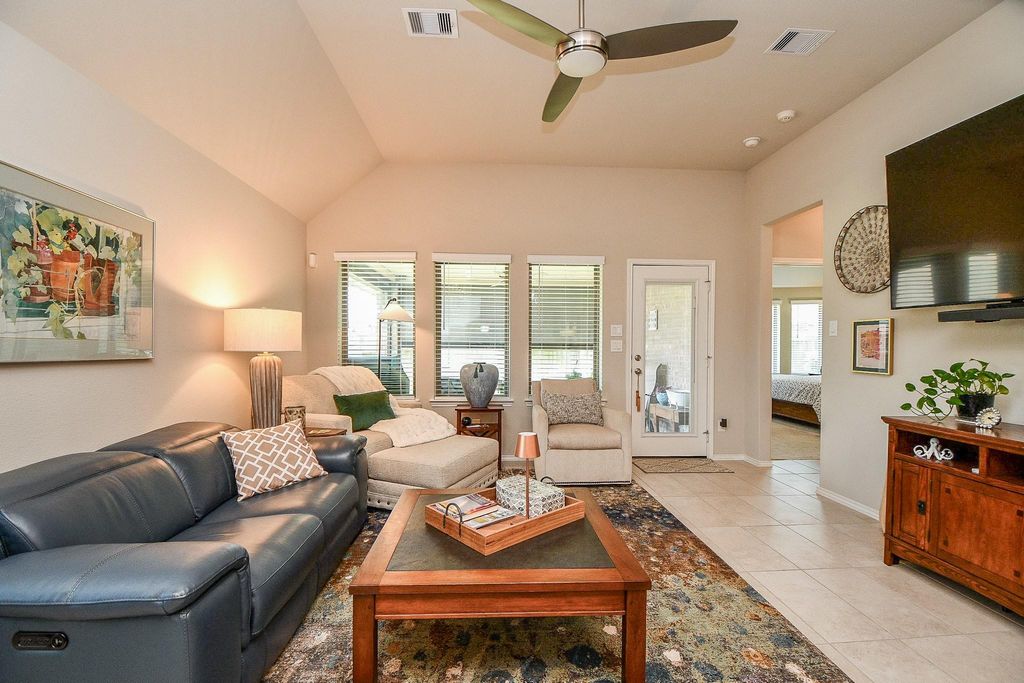 20403 Windcrest Colony Trl