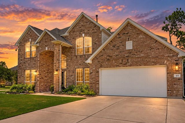 401 Bentwood Way, Clute, TX, 77531
