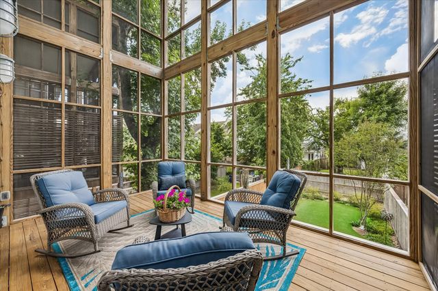 530 26th, Houston, TX, 77008