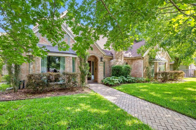  15742 Walkwood Dr, Houston, TX 77079