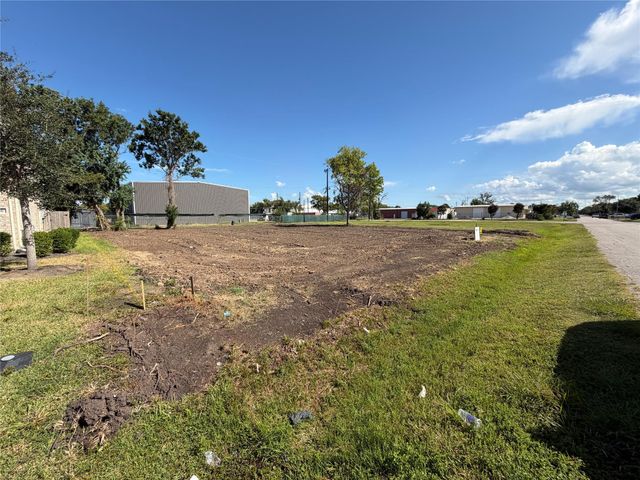 0 1st, La Porte, TX, 77571