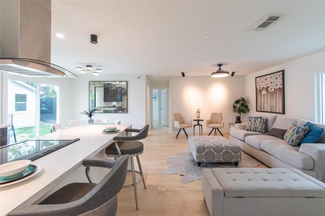 5326 De Lange, Houston, TX, 77092