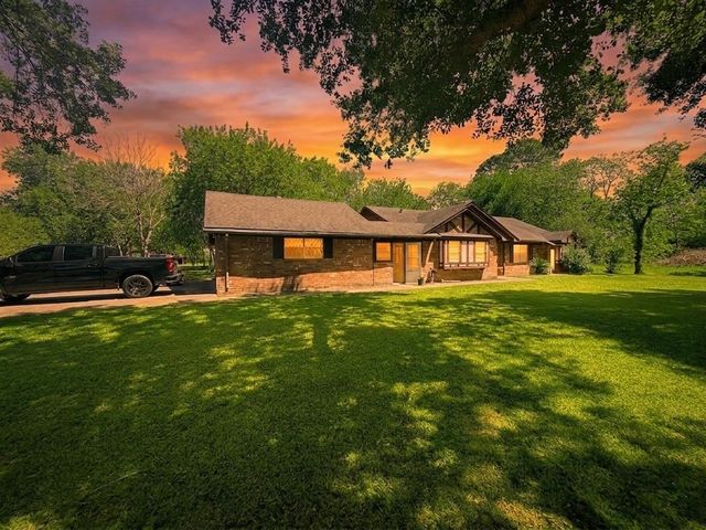  155 County Road 133, Alvin, TX 77511