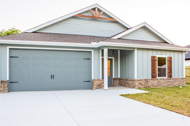  303 Canal St, Port Neches, TX 77651